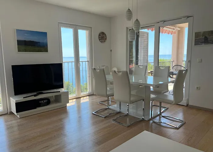 아파트 Sunny Z Oblednym Widokiem Na Morze 바스카보다