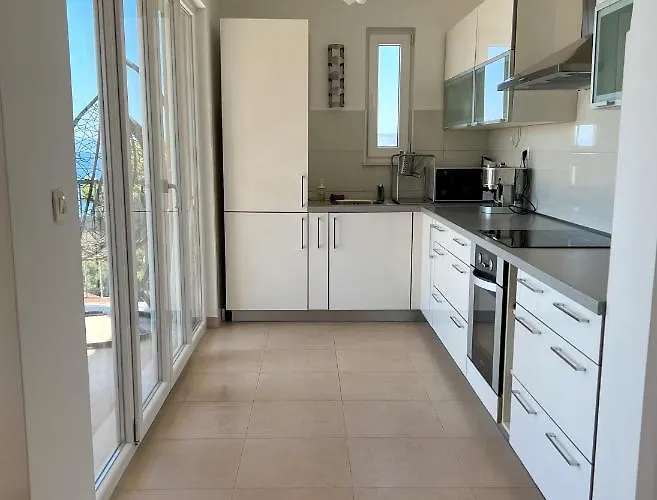 Sunny Z Oblednym Widokiem Na Morze * 바스카보다