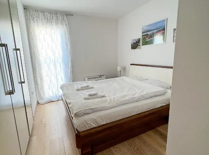 Sunny Z Oblednym Widokiem Na Morze